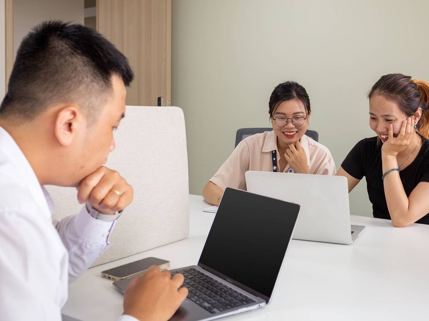 Văn phòng trọn gói Regus Worc@Q2, Thảo Điền, Quận 2, TP.HCM - Vlook.vn